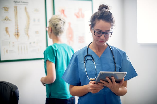 5 Ways Microlearning Can Make a Difference In Healthcare Training and Patient Outcomes